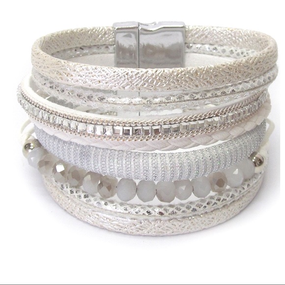 Jewelry - NEW WHITE LEATHER AND GLASS BEAD MIXED BRACELET